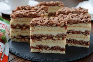 Вкуснейший и красивейший торт-пляцок с клубничным джемом