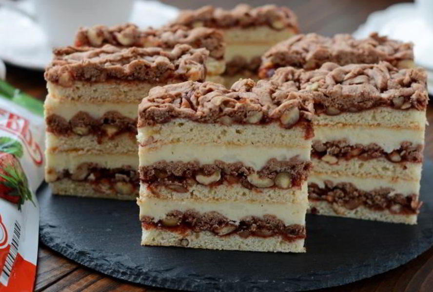 Вкуснейший и красивейший торт-пляцок с клубничным джемом