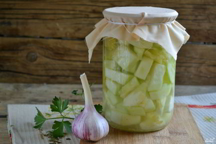 Кабачки в чесночном соусе на зиму