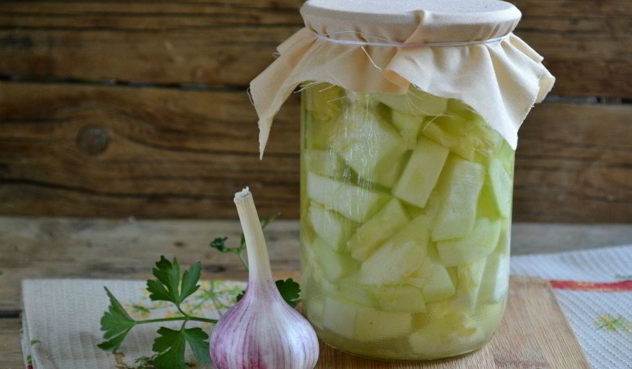 Рецепт кабачков в чесночном соусе на зиму