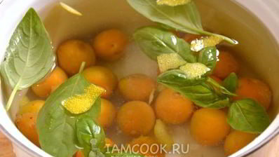 абрикосовый компот с базиликом и лимоном