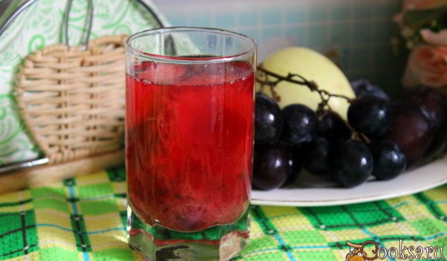 Рецепт фруктово-ягодного компот с корицей и кардамоном