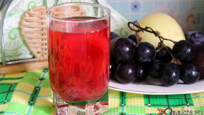 фруктово-ягодный компот с корицей и кардамоном