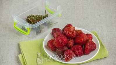 клубничный компот на зиму в литровых банках