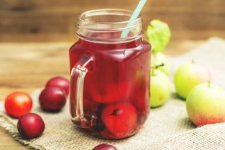 Компот из алычи с яблоками