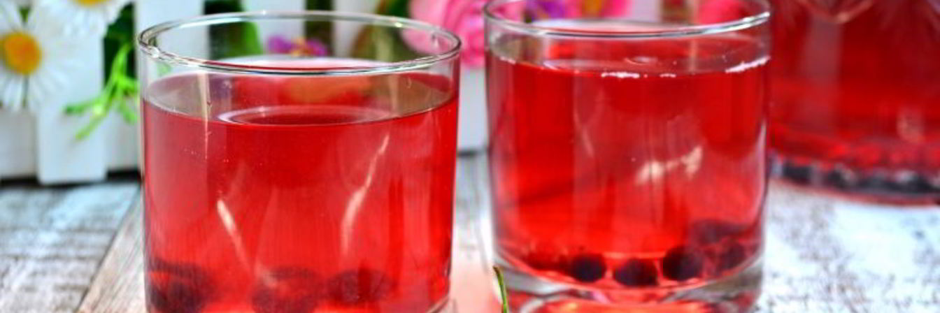 Компот из красной и черной смородины