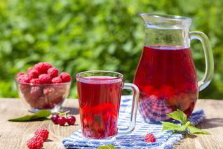 Компот из малины и черешни