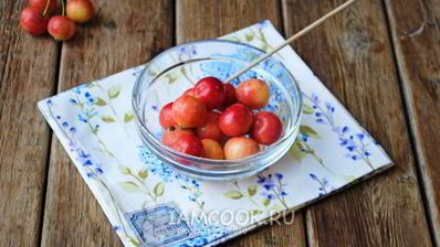 компот из ранеток и слив на зиму