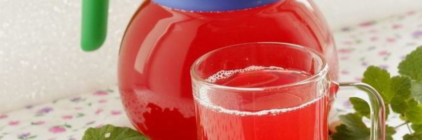 Компот из ревеня и красной смородины