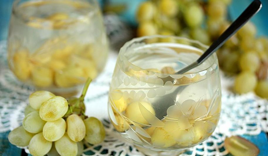 Рецепт компота из винограда в кастрюле