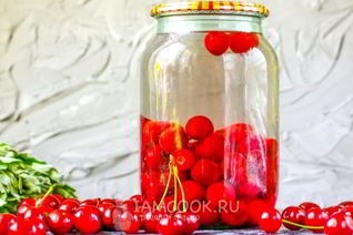 Компот из вишни с косточками на зиму