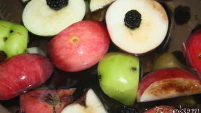 яблочно-грушевый компот с ежевикой