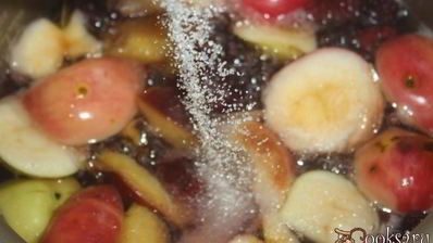 яблочно-грушевый компот с ежевикой