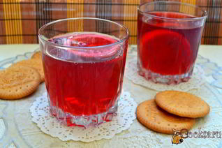 Ягодный компот с лимоном