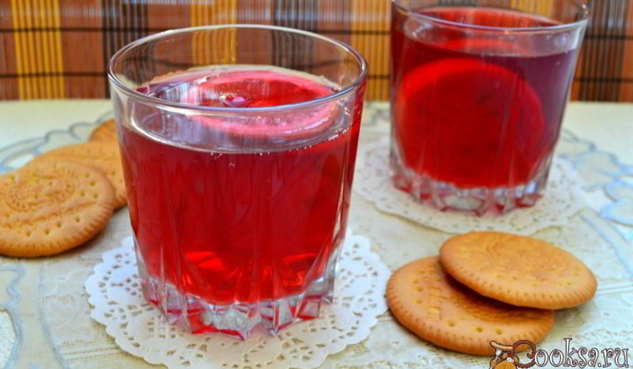 Рецепт ягодного компота с лимоном