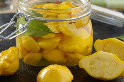 Консервированные патиссоны