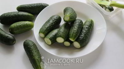 квашеные огурцы в банках