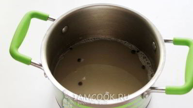 квашеные огурцы в банках