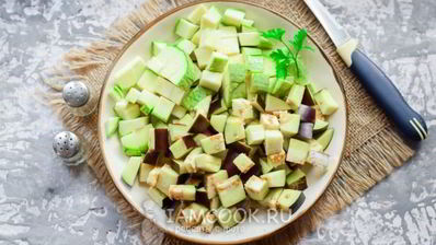 лечо из кабачков и баклажанов