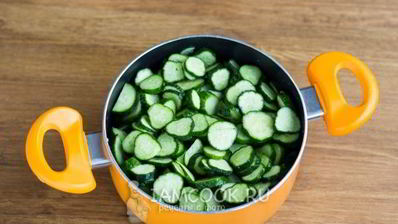 лечо из огурцов на зиму с томатной пастой