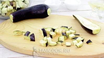 лечо с баклажанами, помидорами и перцем