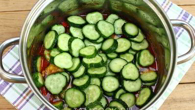 лечо с огурцами, помидорами и перцем