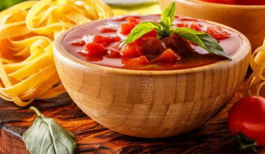 Рецепт острого лечо по-домашнему с луком и чесноком