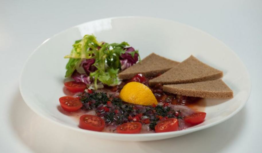 Рецепт пятиминутки из белого амура с лечо