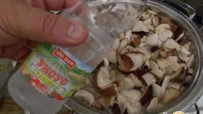 белые грибы маринованные