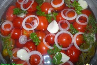 Быстро маринованные помидорчики