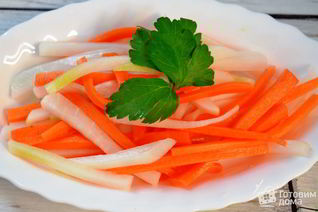Дайкон и морковь маринованные