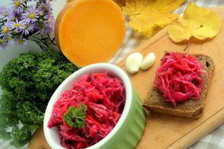 Капуста, маринованная с тыквой и свеклой