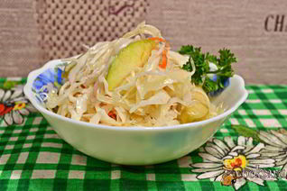 Капуста маринованная с яблоками