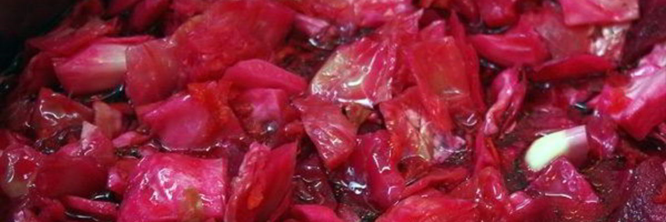 Маринованная капуста кусочками со свеклой