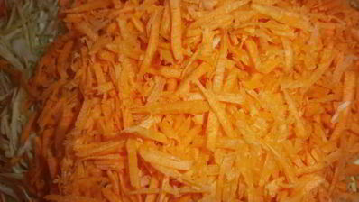 маринованная капуста с яблоками и морковью на зиму