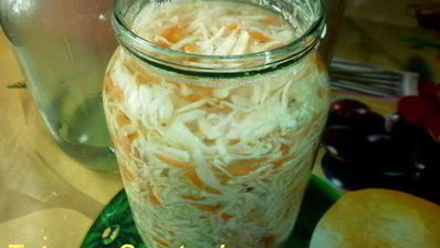 маринованная капуста с яблоками и морковью на зиму