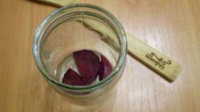 маринованная капуста со свеклой и чесноком