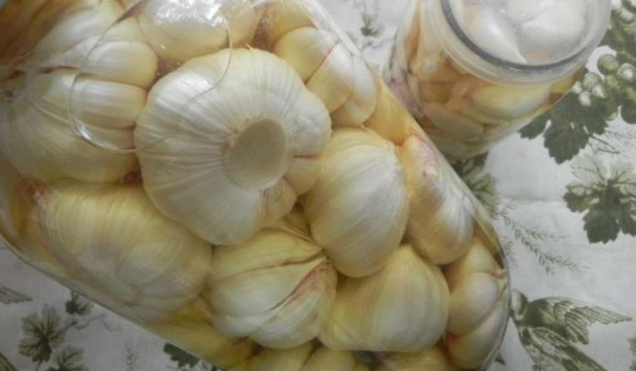 Рецепт маринованного чеснока головками