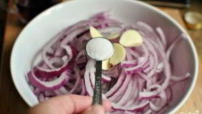 маринованный красный лук
