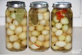 Маринованный лук в банках на зиму