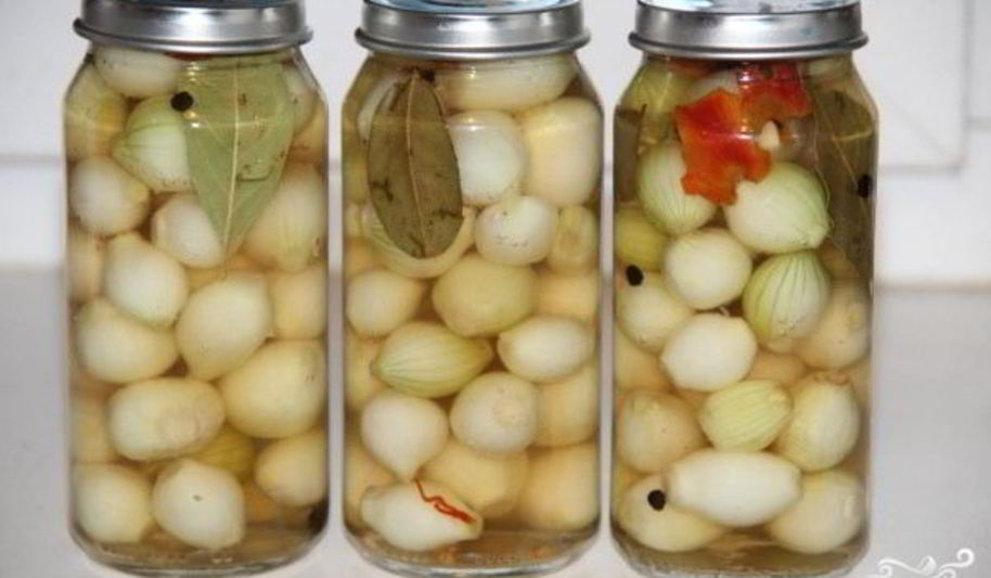 Рецепт маринованного лука в банках на зиму