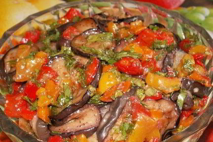 Маринованные баклажаны с овощами на закуску