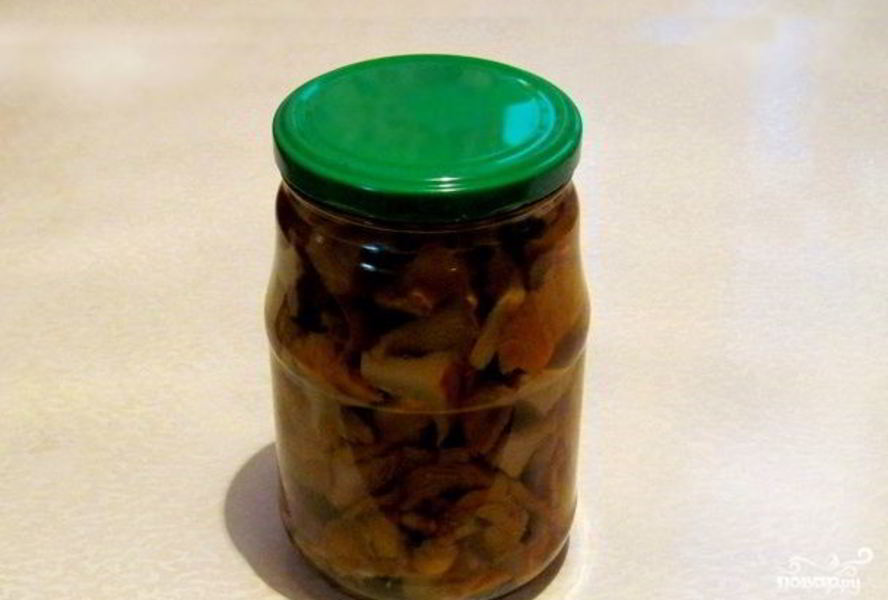 Маринованные лисички с корицей