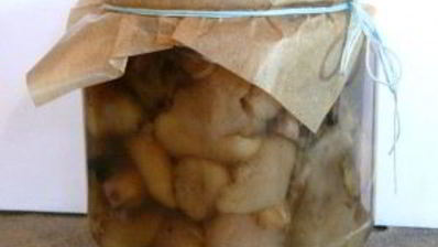 маринованные маслята в собственном соку