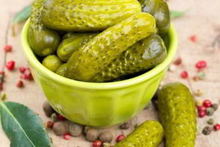 Маринованные огурцы с сельдереем