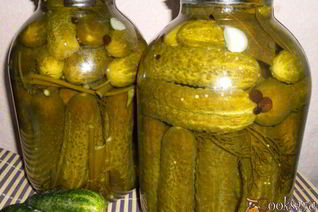 Маринованные огурцы с семенами горчицы