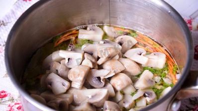 маринованные шампиньоны с овощами