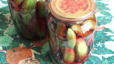 огурцы маринованные со свеклой