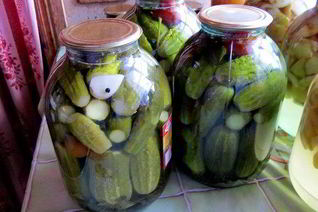 Огурцы маринованные