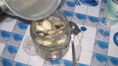 шампиньоны маринованные